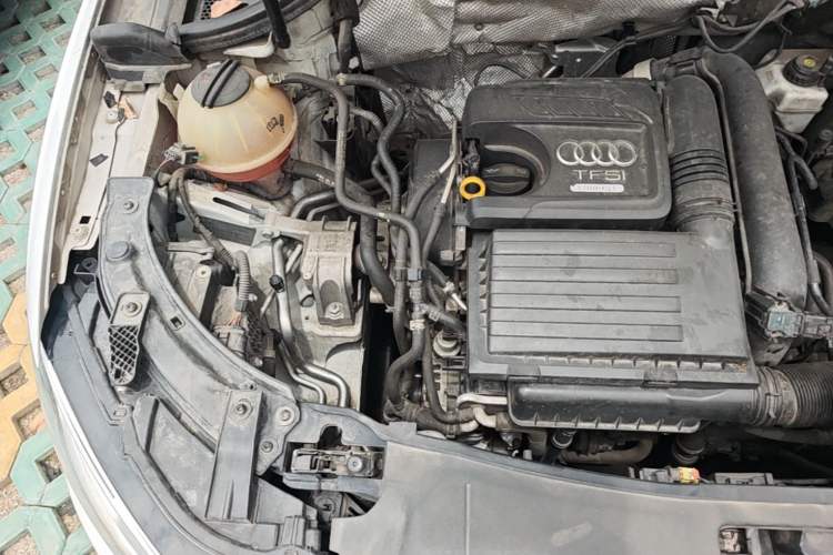 Used Audi Q3 2016 30 TFSI Fashion Model Engine Bay Right