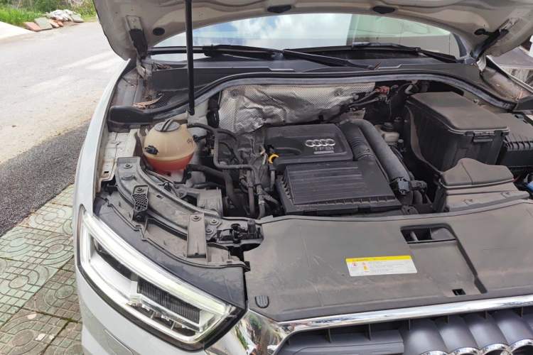 Used Audi Q3 2016 30 TFSI Fashion Model Engine Bay Right