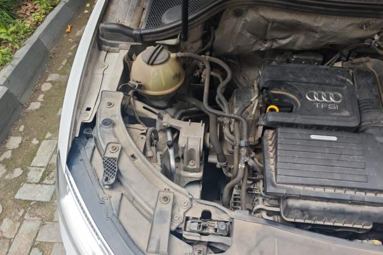 Used Audi Q3 2016 30 TFSI Fashion Model Engine Bay Right