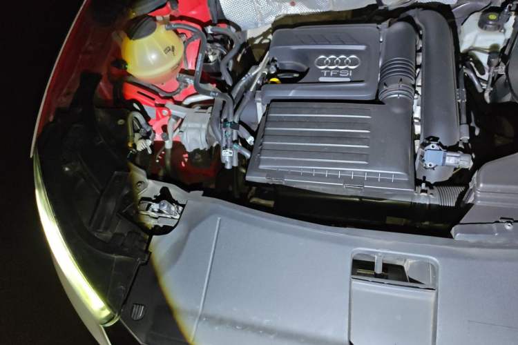 Used Audi Q3 2016 30 TFSI Fashion Model Engine Bay Right