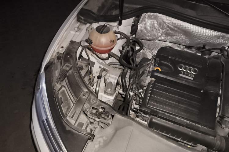 Used Audi Q3 2016 30 TFSI Fashion Model Engine Bay Right