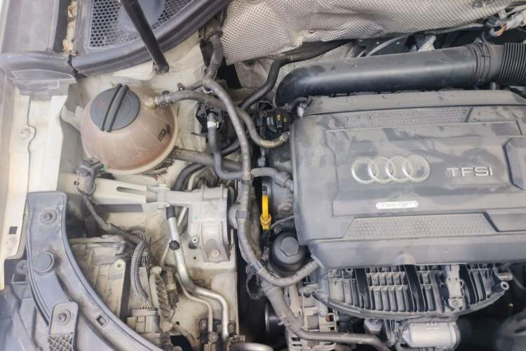 Used Audi Q3 2016 35 TFSI quattro all-wheel drive special edition Engine Bay Right