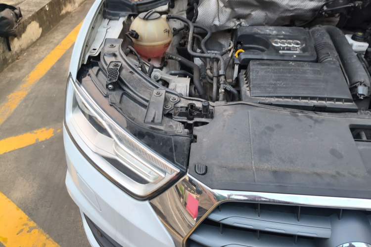 Used Audi Q3 2016 30 TFSI Fashion Model Engine Bay Right