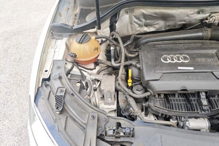 Used Audi Q3 2016 35 TFSI Fashion Model Engine Bay Right