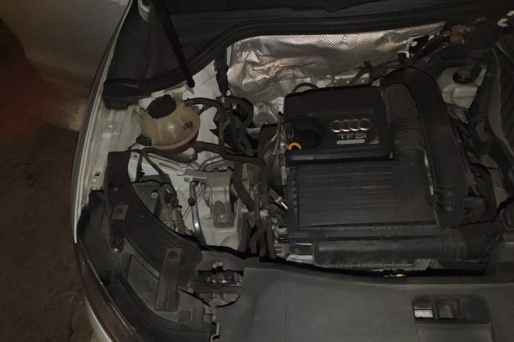 Used Audi Q3 2016 30 TFSI Fashion Model Engine Bay Right