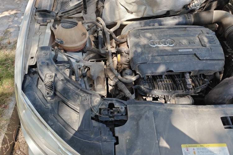 Used Audi Q3 2016 35 TFSI Fashion Model Engine Bay Right