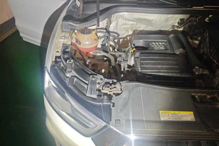 Used Audi Q3 2016 30 TFSI Fashion Model Engine Bay Right