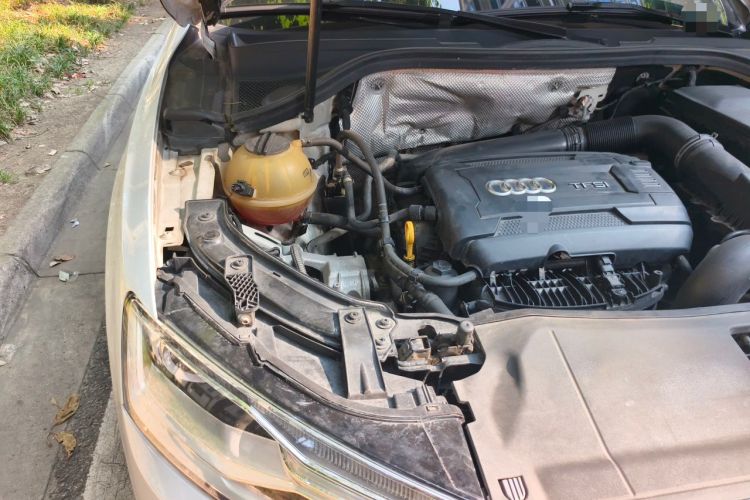 Used Audi Q3 2016 35 TFSI Fashion Model Engine Bay Right