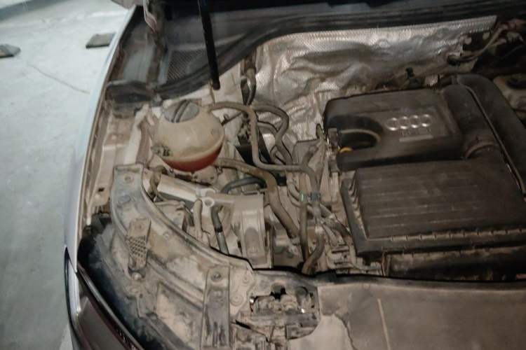 Used Audi Q3 2016 30 TFSI Fashion Model Engine Bay Right