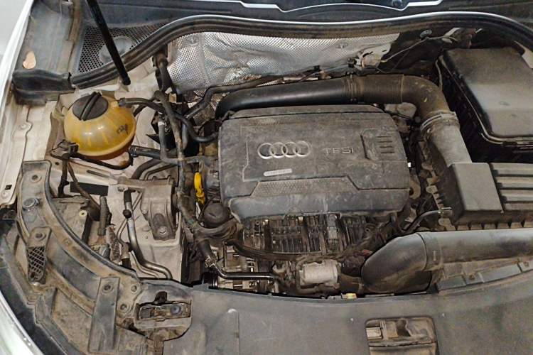 Used Audi Q3 2016 35 TFSI quattro all-wheel-drive style model Engine Bay Right