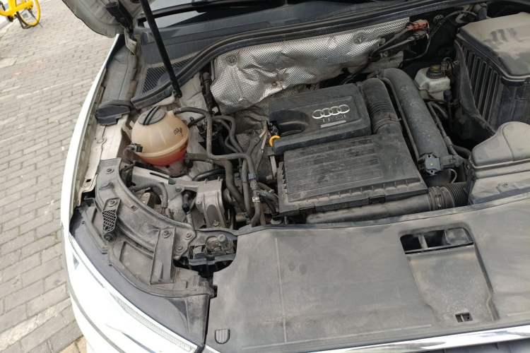 Used Audi Q3 2016 30 TFSI Fashion Model Engine Bay Right