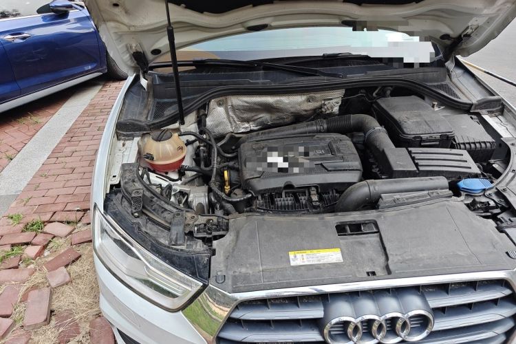 Used Audi Q3 2016 35 TFSI quattro all-wheel drive special edition Engine Bay Right
