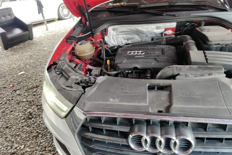 Used Audi Q3 2016 35 TFSI Fashion Model Engine Bay Right