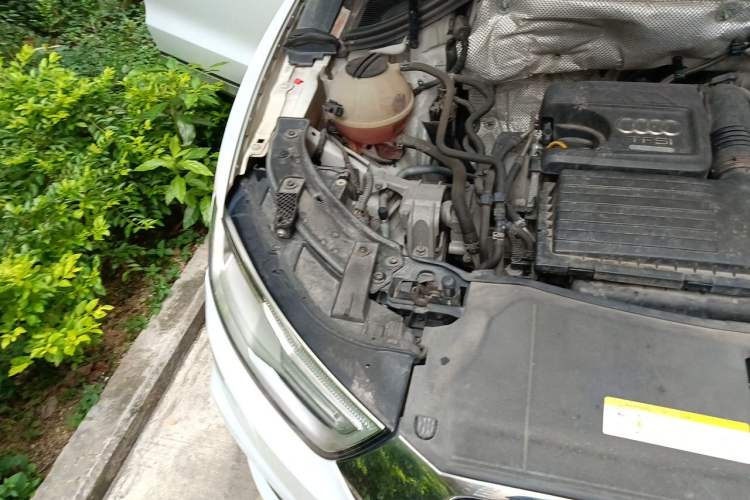 Used Audi Q3 2016 30 TFSI Standard Model Engine Bay Right