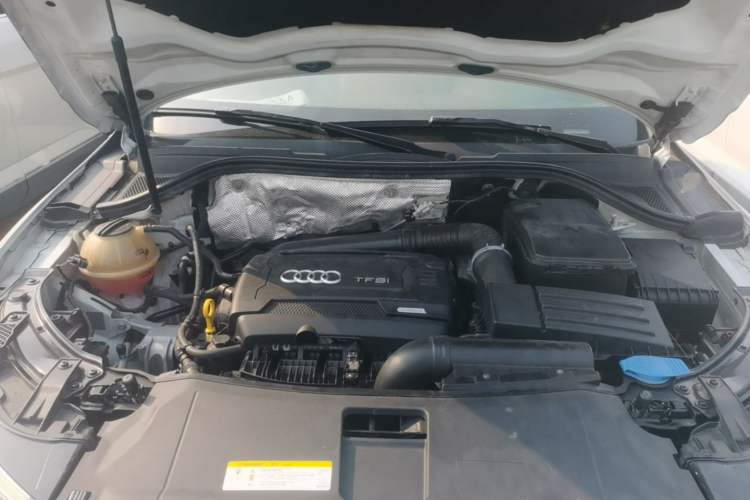 Used Audi Q3 2016 35 TFSI quattro all-wheel-drive style model Engine Bay