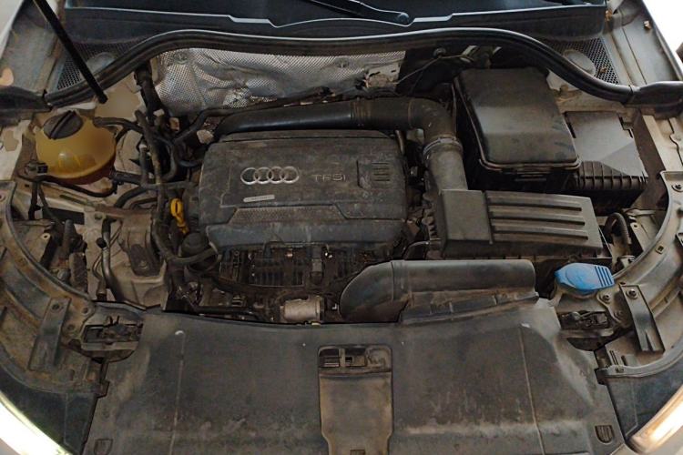 Used Audi Q3 2016 35 TFSI quattro all-wheel-drive style model Engine Bay
