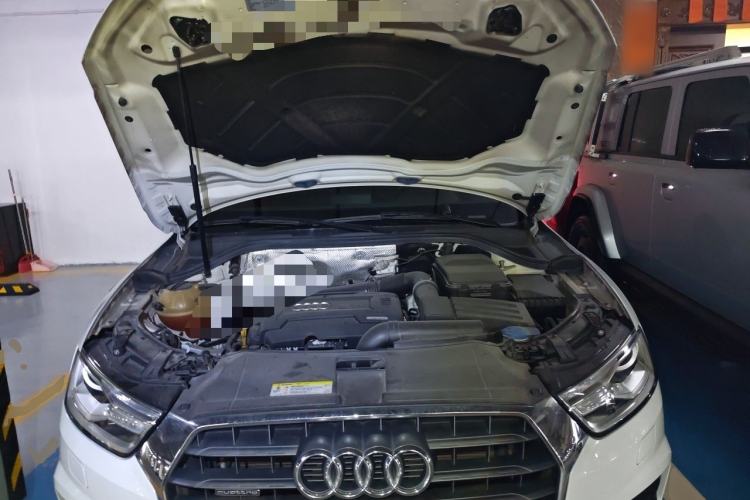 Used Audi Q3 2016 35 TFSI quattro all-wheel-drive style model Engine Bay