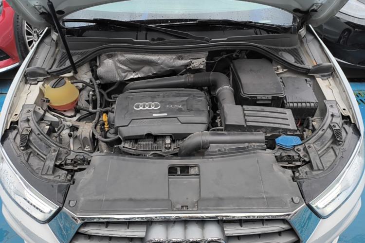 Used Audi Q3 2016 35 TFSI quattro all-wheel-drive style model Engine Bay