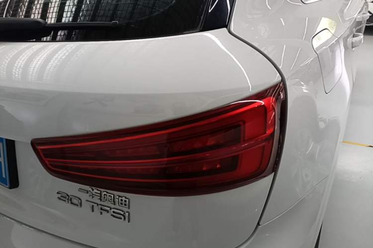 Used Audi Q3 2016 30 TFSI Fashion Model Exterior 3