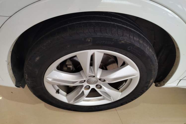 Used Audi Q3 2016 30 TFSI Fashion Model Exterior 4