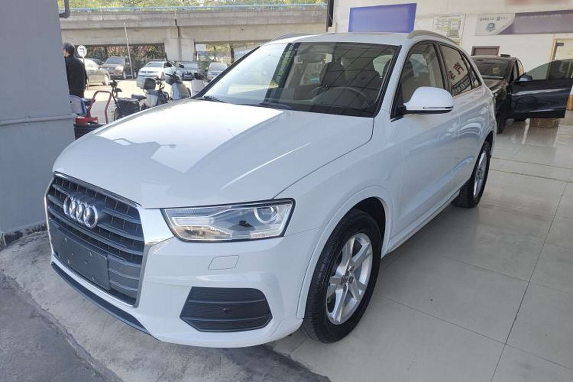 Used Audi Q3 2016 30 TFSI Fashion Model Front Left 45 Deg