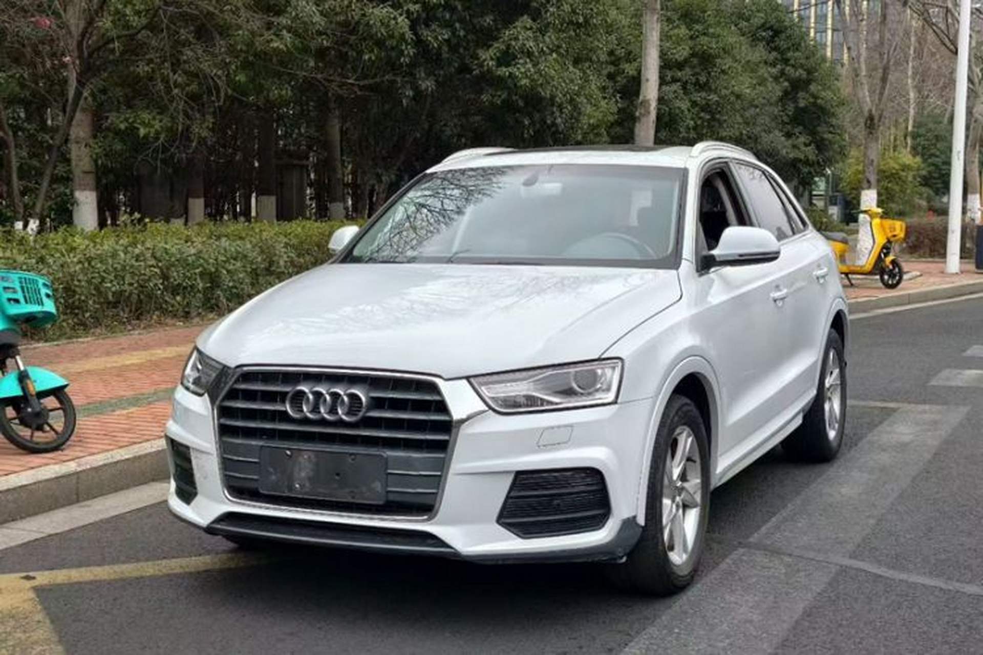 Used Audi Q3 2016 35 TFSI Fashion Model Front Left 45 Deg
