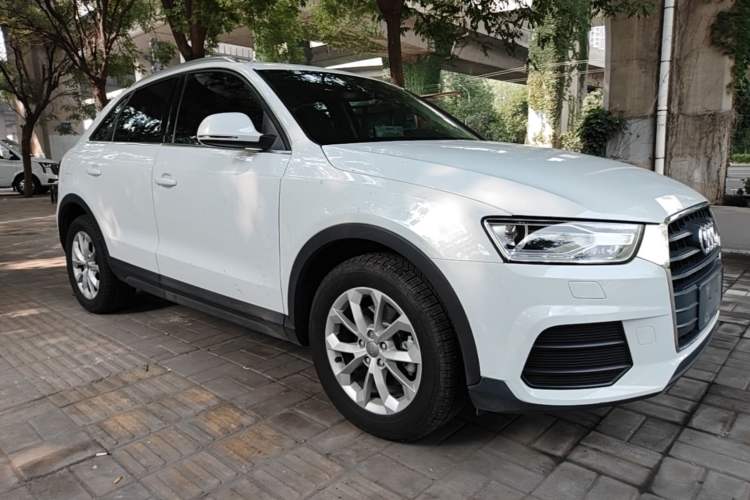 Used Audi Q3 2016 30 TFSI Standard Model Front Right 45 Deg