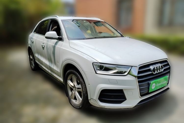 Used Audi Q3 2016 30 TFSI Fashion Model Front Right 45 Deg
