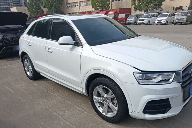 Used Audi Q3 2016 30 TFSI Fashion Model Front Right 45 Deg