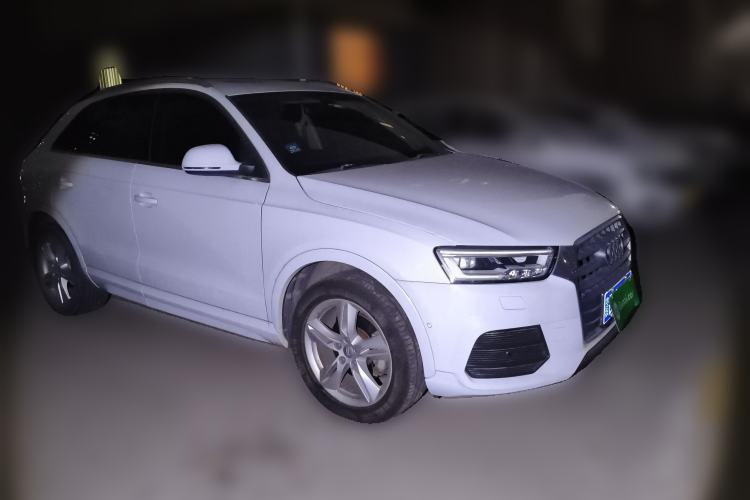 Used Audi Q3 2016 30 TFSI Fashion Model Front Right 45 Deg