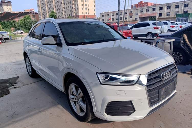 Used Audi Q3 2016 30 TFSI Fashion Model Front Right 45 Deg