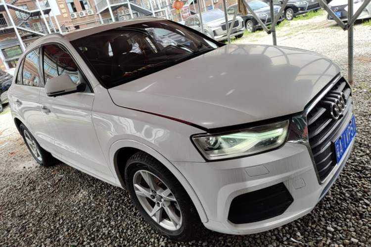 Used Audi Q3 2016 35 TFSI Fashion Model Front Right 45 Deg