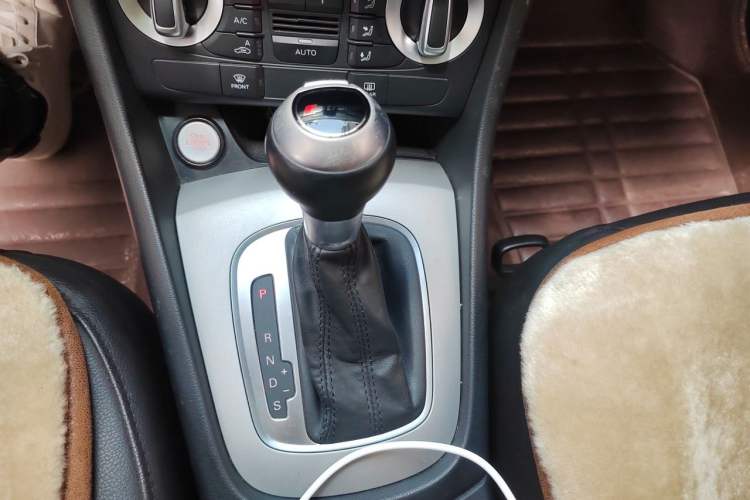 Used Audi Q3 2016 30 TFSI Collector's Edition Intelligent Model Gear Lever