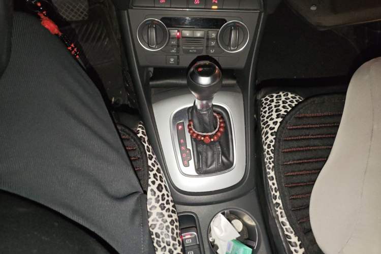 Used Audi Q3 2016 30 TFSI Fashion Model Gear Lever