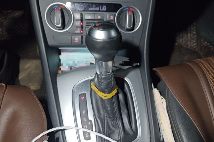 Used Audi Q3 2016 30 TFSI Fashion Model Gear Lever