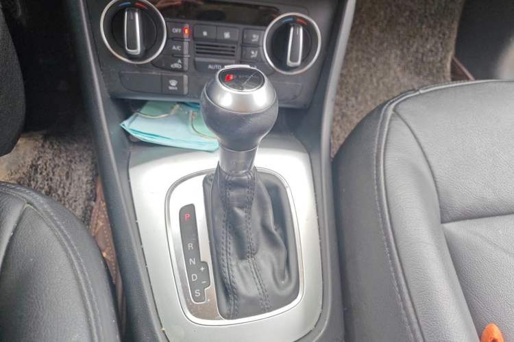 Used Audi Q3 2016 30 TFSI Standard Model Gear Lever