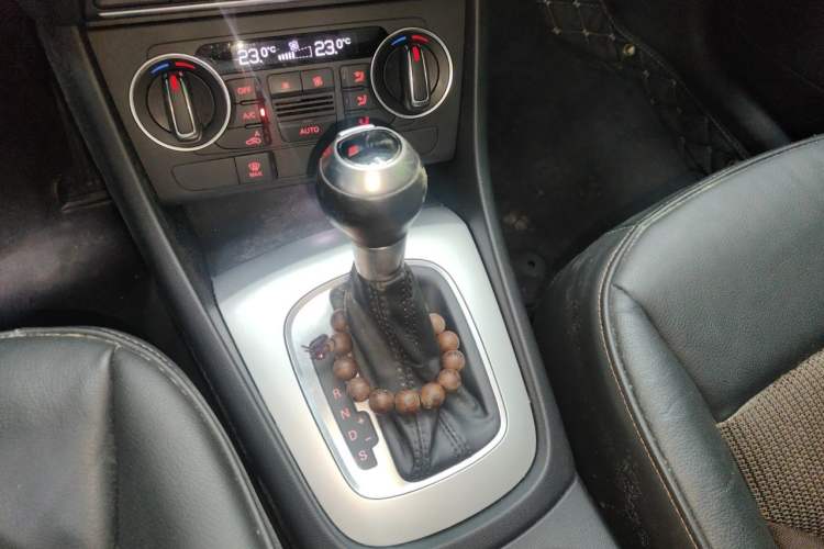 Used Audi Q3 2016 30 TFSI Fashion Model Gear Lever