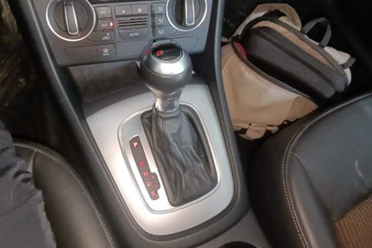 Used Audi Q3 2016 35 TFSI Fashion Model Gear Lever