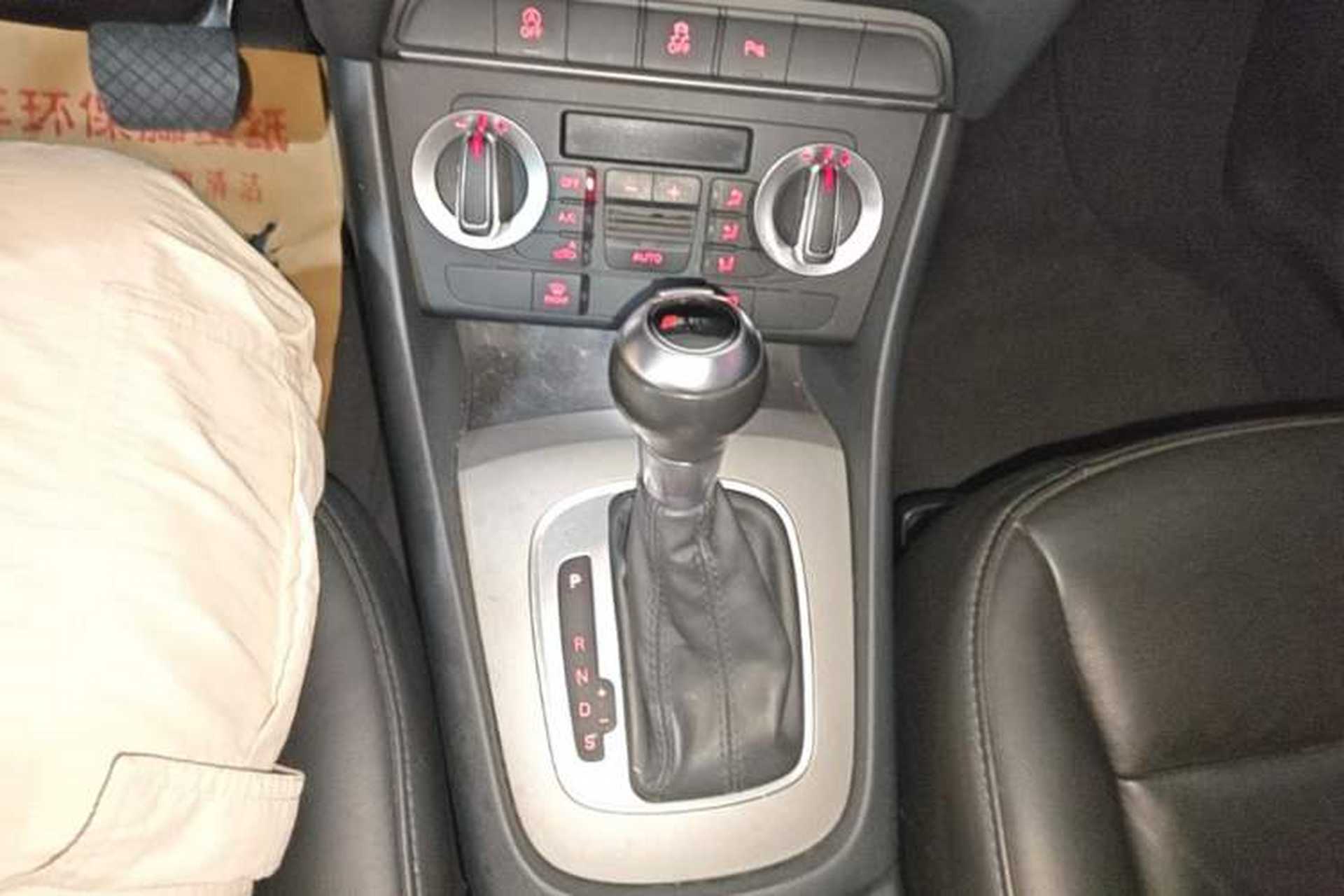 Used Audi Q3 2016 30 TFSI Collector's Edition Intelligent Model Gear Lever