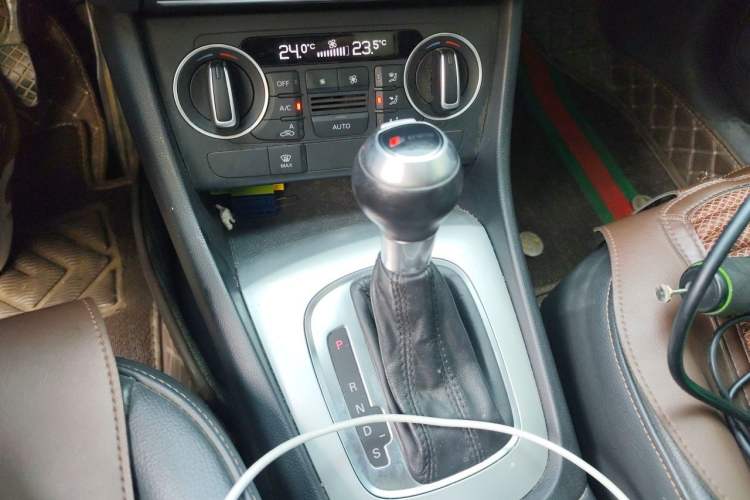 Used Audi Q3 2016 30 TFSI Fashion Model Gear Lever