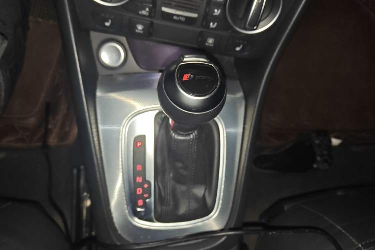 Used Audi Q3 2016 35 TFSI quattro all-wheel-drive style model Gear Lever