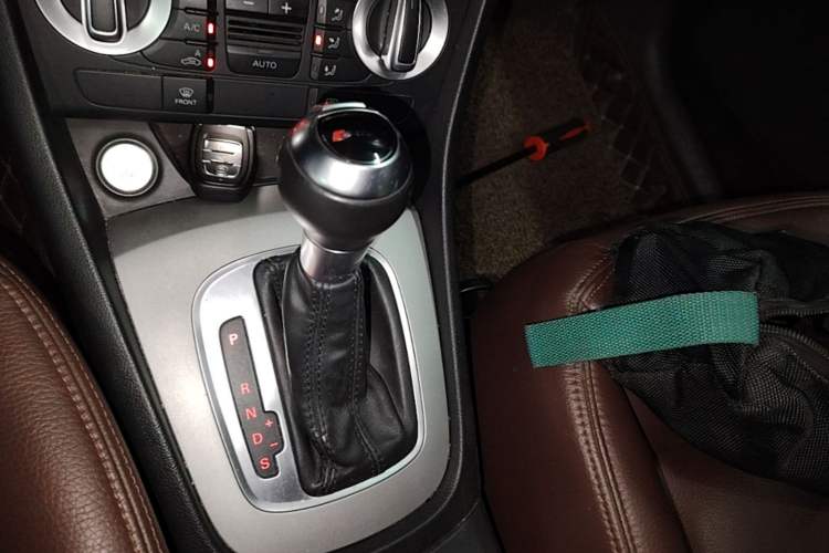 Used Audi Q3 2016 30 TFSI Collector's Edition Intelligent Model Gear Lever
