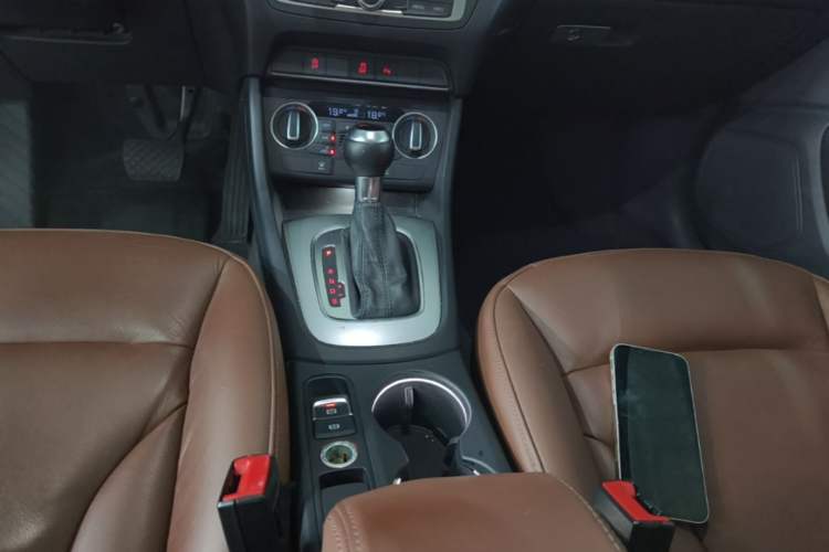 Used Audi Q3 2016 35 TFSI Fashion Model Gear Lever