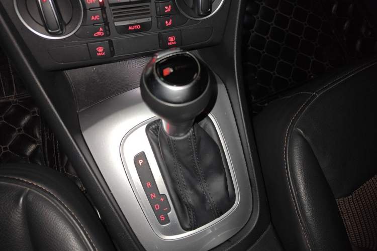 Used Audi Q3 2016 35 TFSI Fashion Model Gear Lever