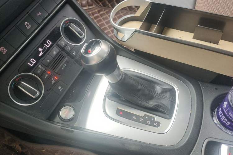 Used Audi Q3 2016 30 TFSI Fashion Model Gear Lever