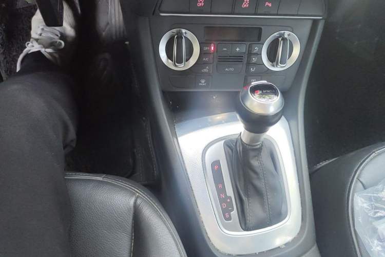 Used Audi Q3 2016 30 TFSI Collector's Edition Comfort Model Gear Lever