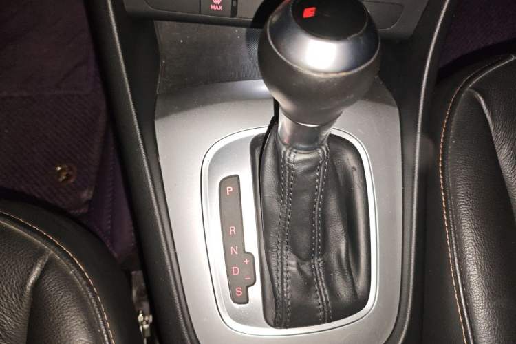 Used Audi Q3 2016 35 TFSI Fashion Model Gear Lever