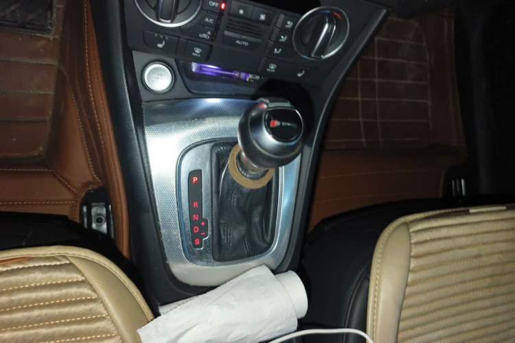 Used Audi Q3 2016 35 TFSI Style Edition Gear Lever
