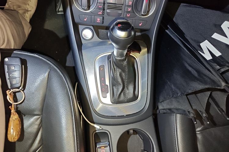Used Audi Q3 2016 35 TFSI Style Edition Gear Lever
