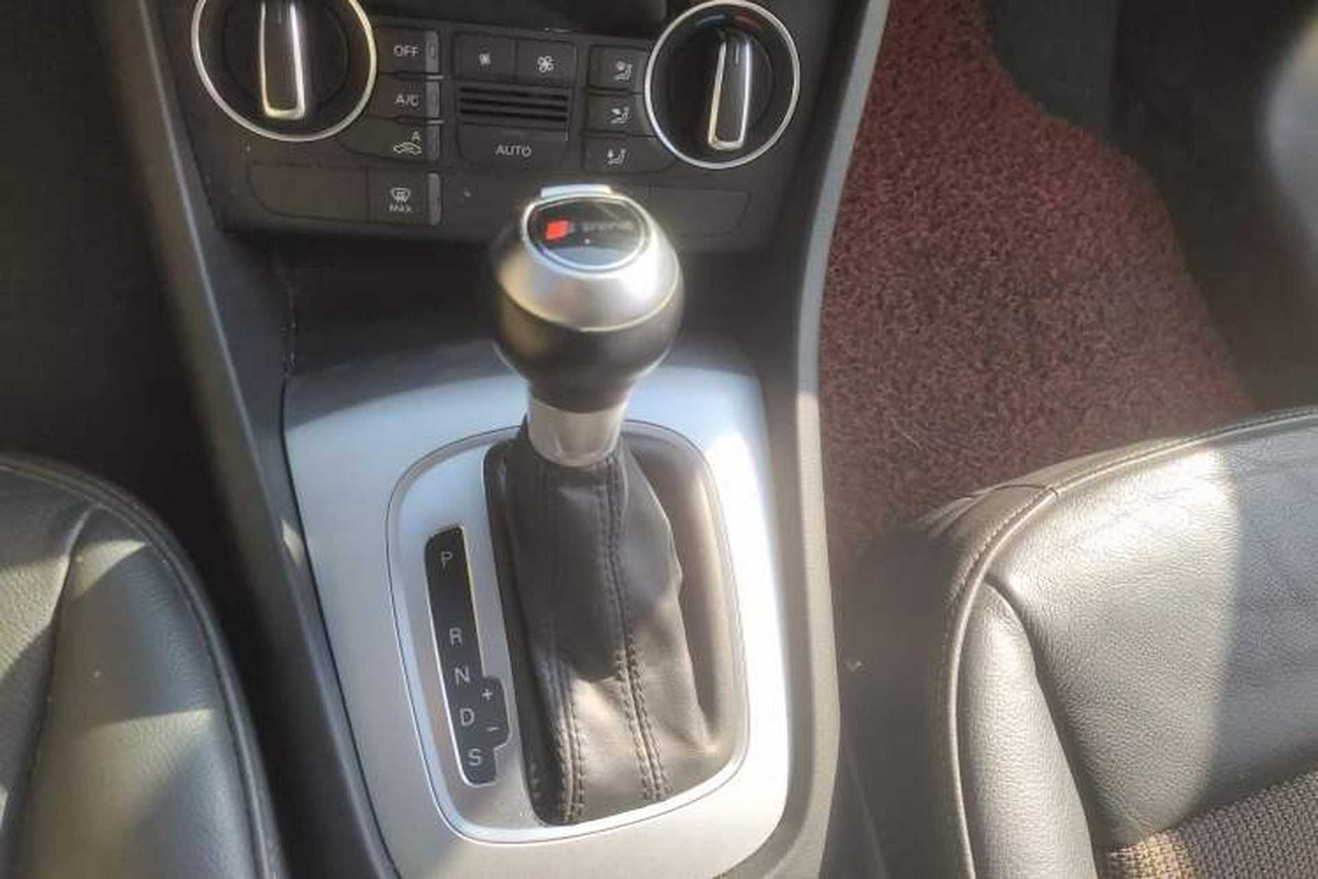 Used Audi Q3 2016 35 TFSI Fashion Model Gear Lever